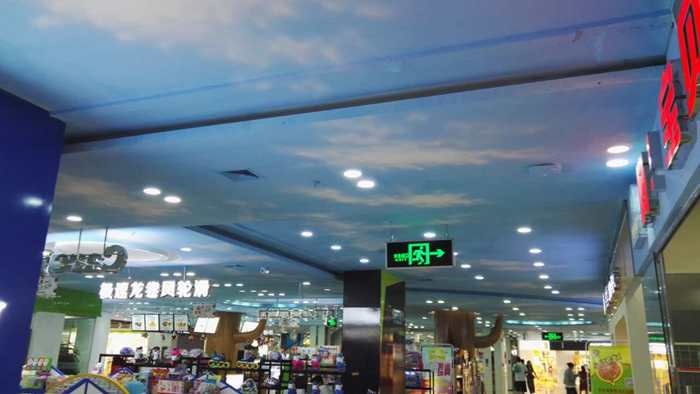 【商場藍(lán)天白云彩繪項(xiàng)目案例】——鄭州鑫苑·鑫都匯